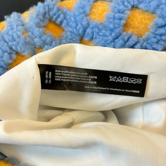 NWOT Urban Outfitters Sherpa Bucket Hat Blue/Yellow Plaid one size - Picture 7 of 7